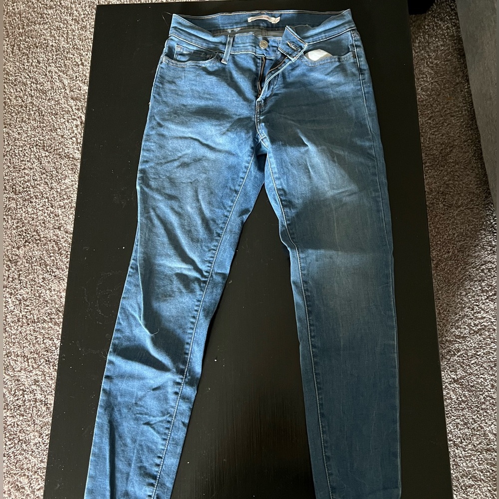 levi’s skinny jegging light wash
